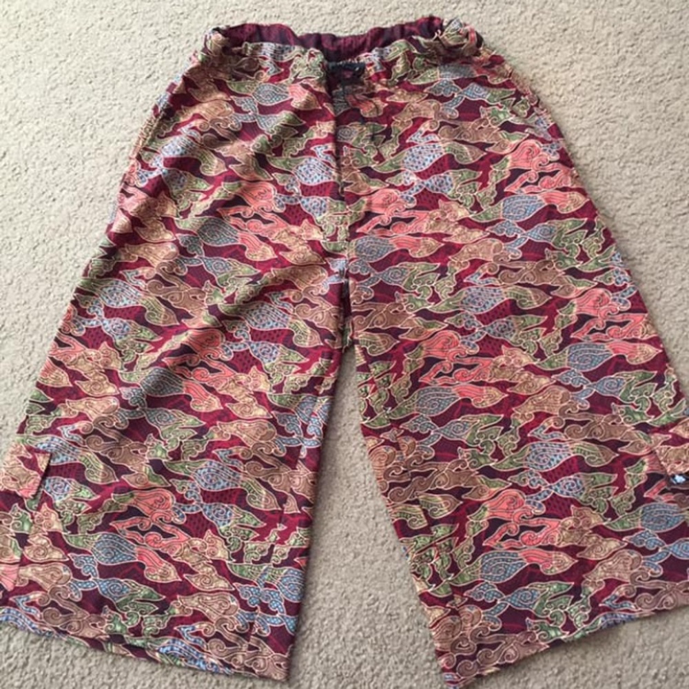 Om Gaia Tree shorts